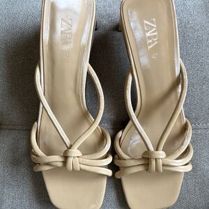 Zara women’s knotted detail tan heeled sandals US 9
